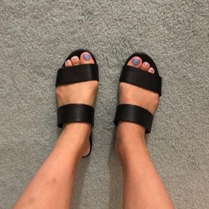 Kenneth Cole sandal